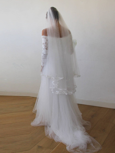 Allegra Chantilly Bridal Veil