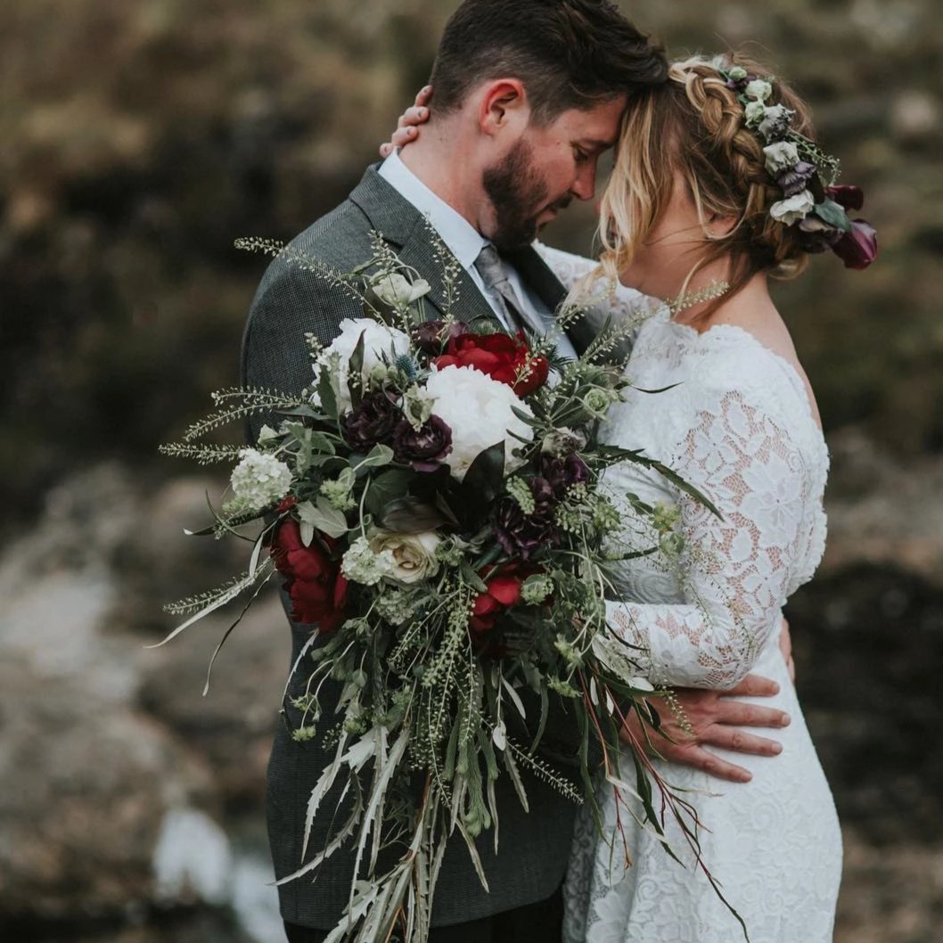 Rosé Élégance Vintage Lace Gown