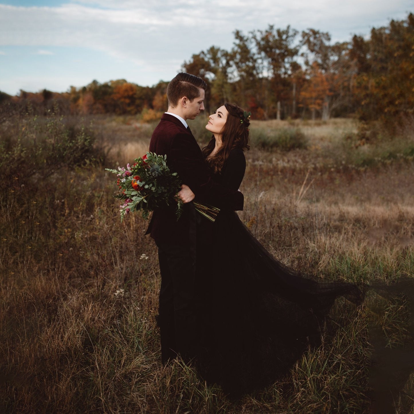 Étoile Noir Elegant Long-Sleeve Gown