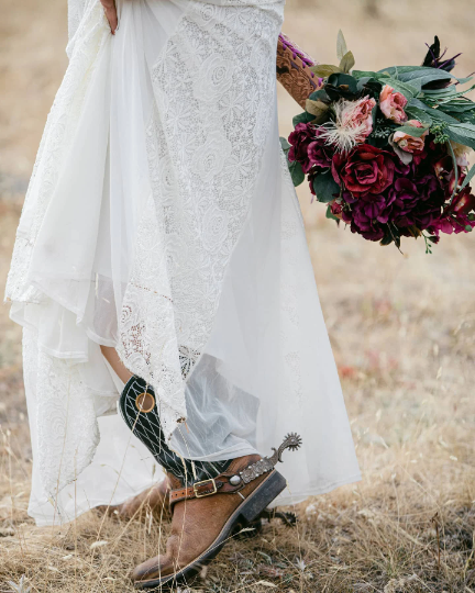 Vittoria Ivory Lace and Chiffon Gown