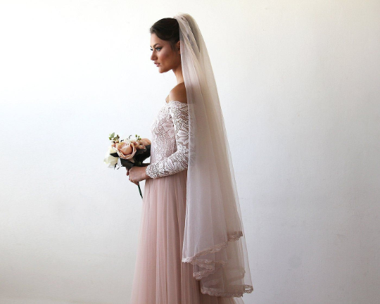 Voile Mid Lace Veil