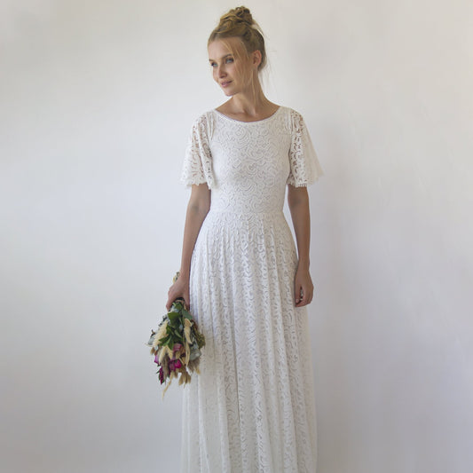 Élégance Vintage Lace Gown