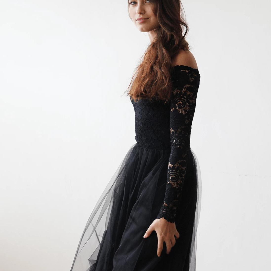 Noire Éternelle Off-the-Shoulder Lace Gown