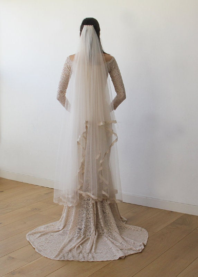 Allegra Chantilly Bridal Veil