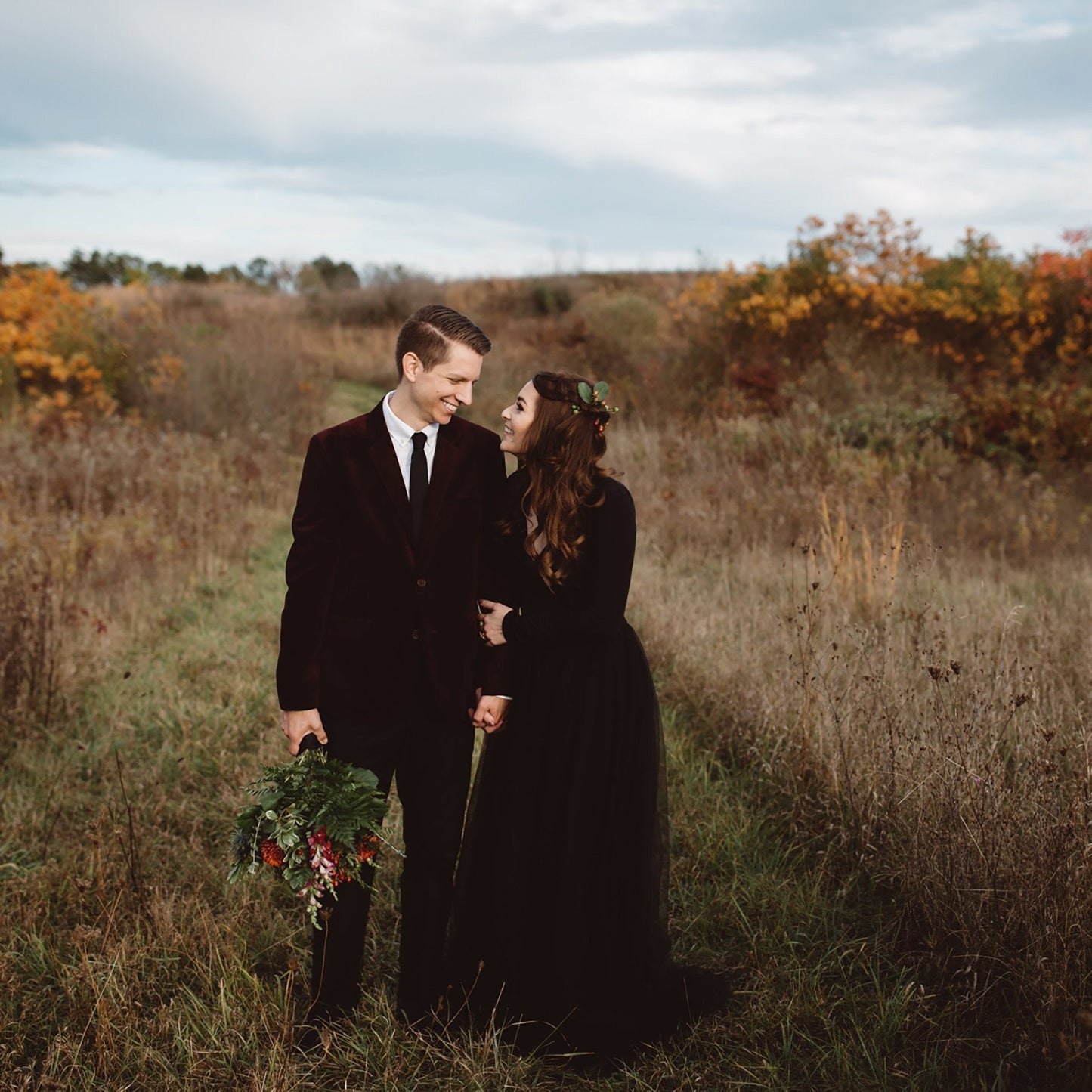 Étoile Noir Elegant Long-Sleeve Gown