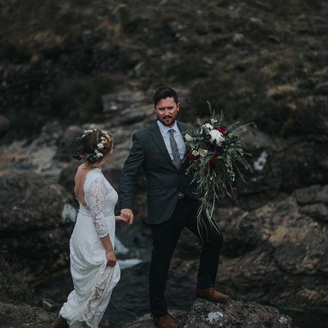 Noir Étoile Lace Gown