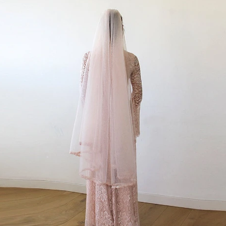 Sophia Lace-Trim Veil