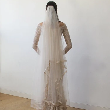 Sophia Lace-Trim Veil